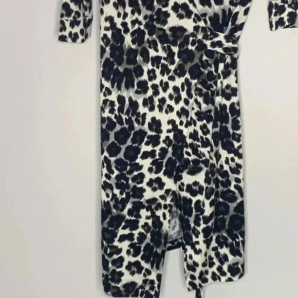 Diane von Furstenberg Julian Two Snow Leopard-Print Wrap Dress Size 2 - Picture 4 of 10
